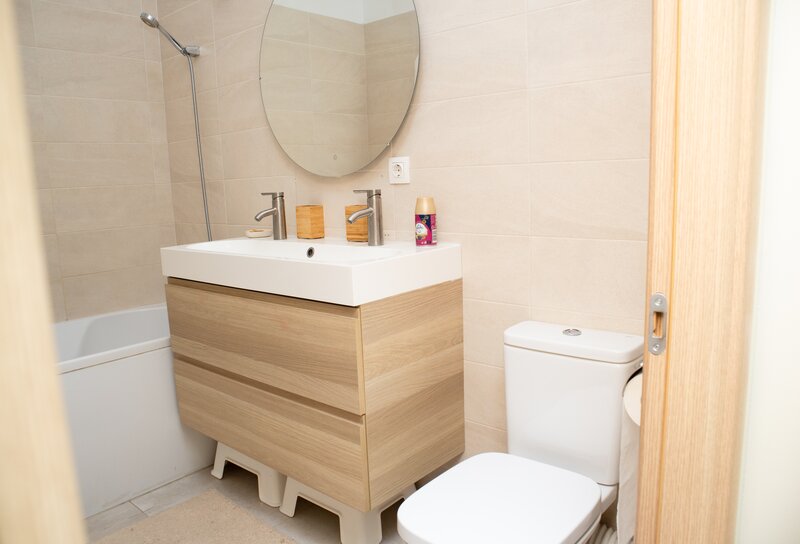 Barbu Vacarescu, apartament 3 camere, parcare subterana, TVA inclus.