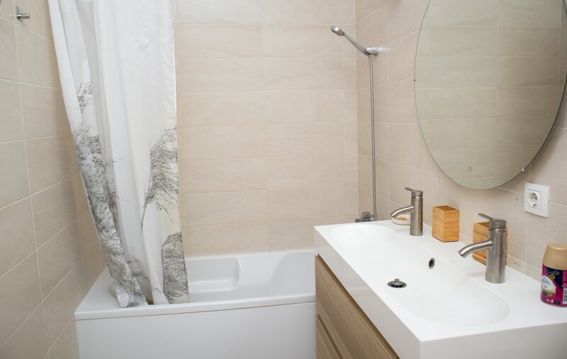 Barbu Vacarescu, apartament 3 camere, parcare subterana, TVA inclus.